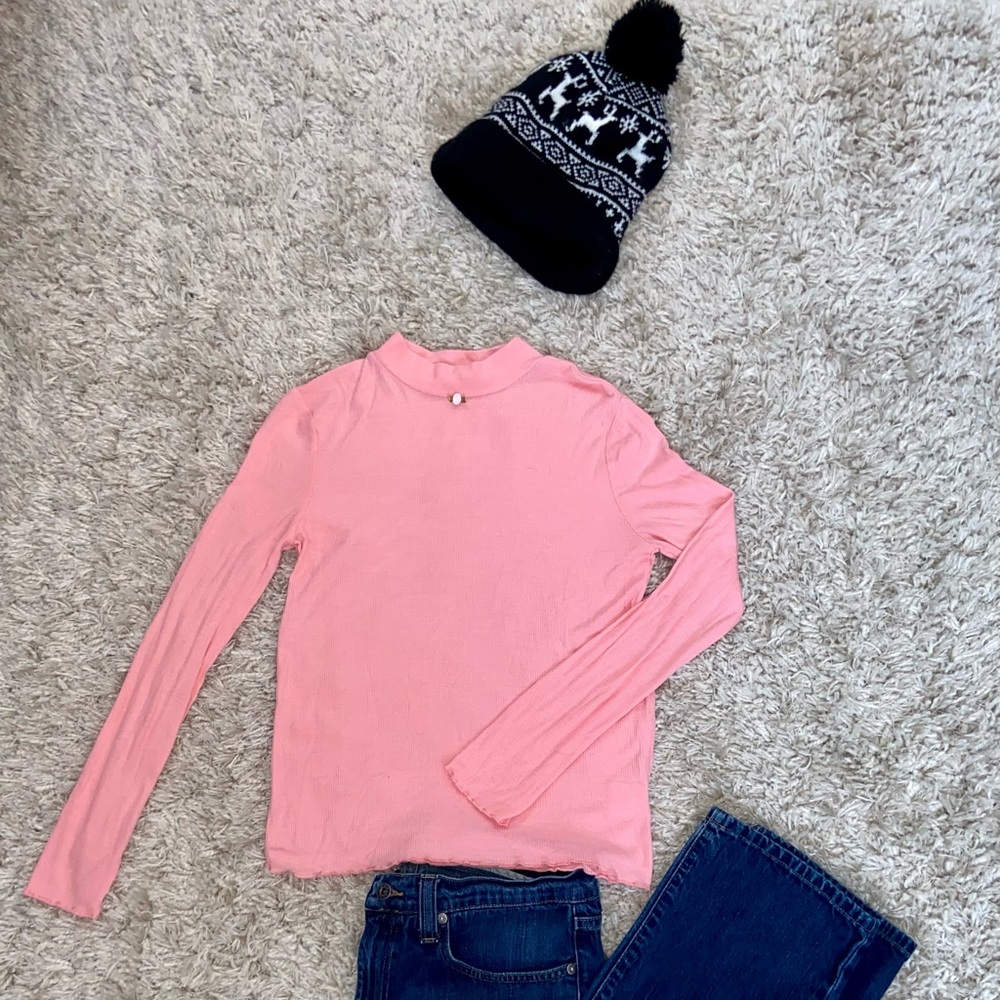 Rose Bud Turtle Neck
